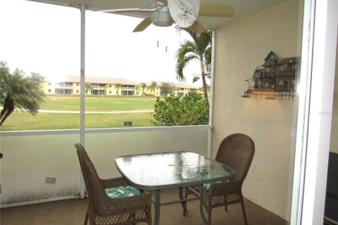 Townhouse in Punta Gorda, Florida 2 bedrooms, 107.21 sq.m. № 1773903 - photo 25