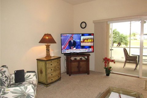Townhouse in Punta Gorda, Florida 2 bedrooms, 107.21 sq.m. № 1773903 - photo 3