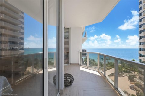 Condominio en venta en Bal Harbour, Florida, 4 dormitorios, 271.09 m2 № 1748020 - foto 18