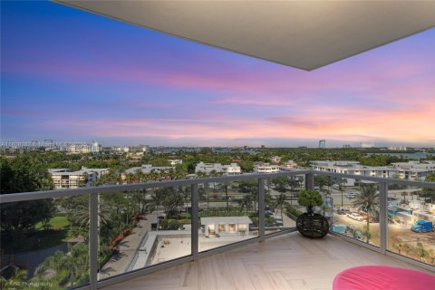 Condominio en venta en Bal Harbour, Florida, 4 dormitorios, 271.09 m2 № 1748020 - foto 1