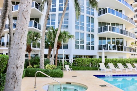 Condominio en venta en Bal Harbour, Florida, 4 dormitorios, 271.09 m2 № 1748020 - foto 27