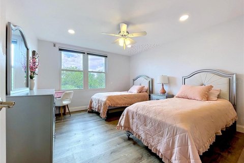 Copropriété à vendre à Saint Petersburg, Floride: 3 chambres, 144 m2 № 2215865 - photo 28