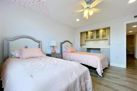 Copropriété à vendre à Saint Petersburg, Floride: 3 chambres, 144 m2 № 2215865 - photo 29