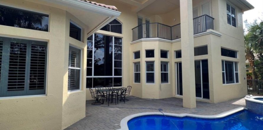 House in Royal Palm Beach, Florida 5 bedrooms, 383.04 sq.m. № 1151685