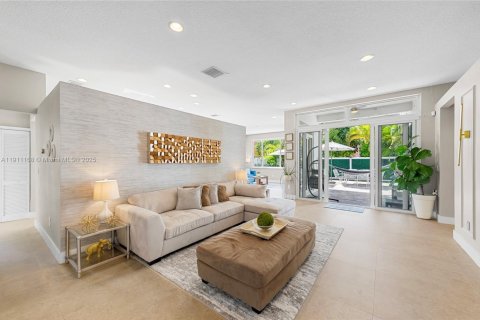 Casa en venta en Miramar, Florida, 4 dormitorios, 202.53 m2 № 1967055 - foto 6