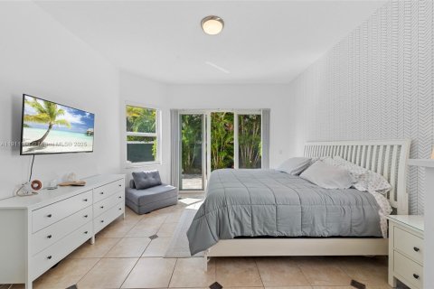 Casa en venta en Miramar, Florida, 4 dormitorios, 202.53 m2 № 1967055 - foto 19