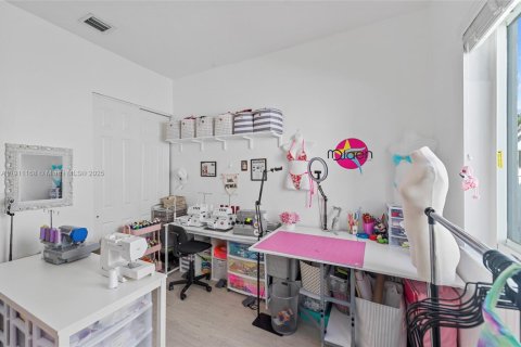 Casa en venta en Miramar, Florida, 4 dormitorios, 202.53 m2 № 1967055 - foto 23