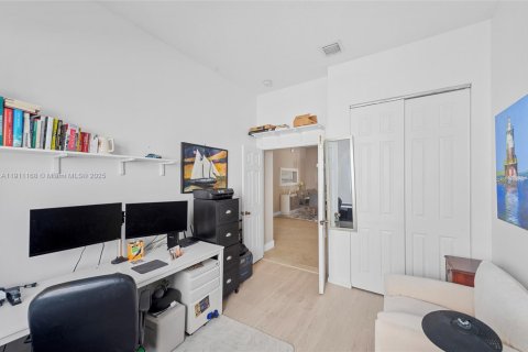 Casa en venta en Miramar, Florida, 4 dormitorios, 202.53 m2 № 1967055 - foto 28