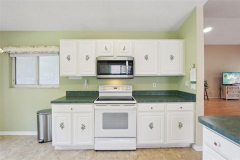 House in Clermont, Florida 3 bedrooms, 146.04 sq.m. № 1615885 - photo 20