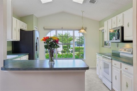 House in Clermont, Florida 3 bedrooms, 146.04 sq.m. № 1615885 - photo 16