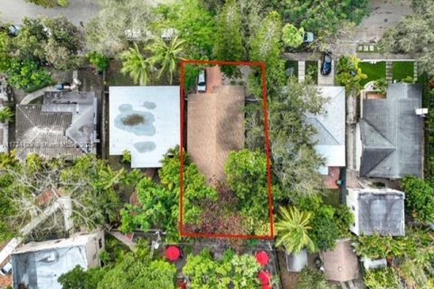 House in Miami, Florida 4 bedrooms, 147.71 sq.m. № 1865270 - photo 15