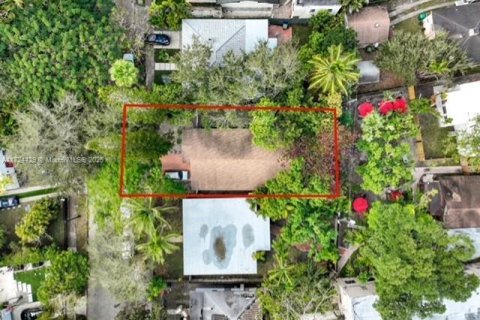 House in Miami, Florida 4 bedrooms, 147.71 sq.m. № 1865270 - photo 11