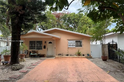 House in Miami, Florida 4 bedrooms, 147.71 sq.m. № 1865270 - photo 4
