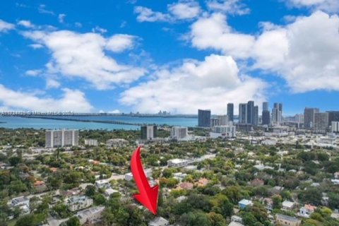 House in Miami, Florida 4 bedrooms, 147.71 sq.m. № 1865270 - photo 6