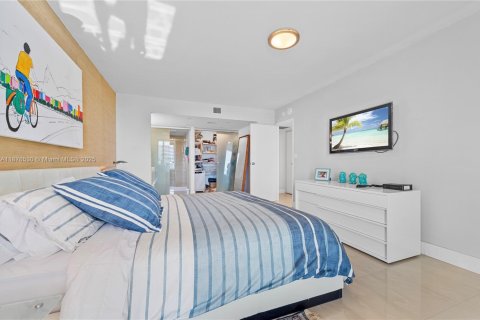 Condominio en venta en Sunny Isles Beach, Florida, 2 dormitorios, 126.07 m2 № 1927230 - foto 5