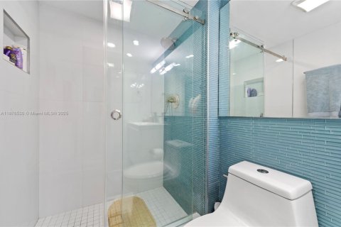 Condominio en venta en Sunny Isles Beach, Florida, 2 dormitorios, 126.07 m2 № 1927230 - foto 28