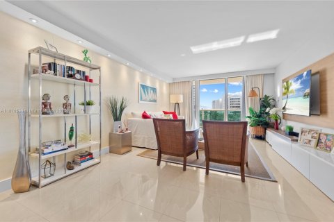Condominio en venta en Sunny Isles Beach, Florida, 2 dormitorios, 126.07 m2 № 1927230 - foto 7