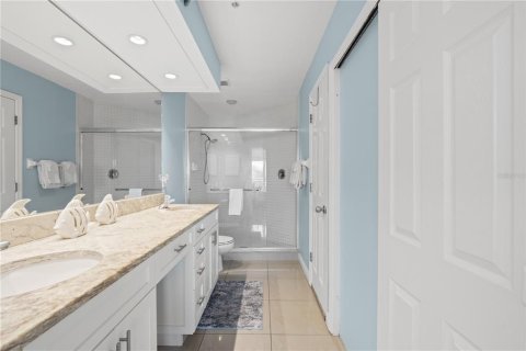 Condo in Madeira Beach, Florida, 2 bedrooms  № 2321593 - photo 23
