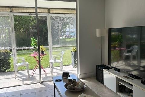 Снять в аренду кондоминиум в Авентура, Флорида 1 спальня, 71.35м2, № 1920687 - фото 1