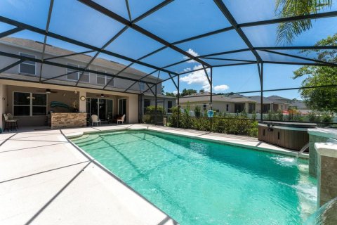 House in Eustis, Florida 5 bedrooms, 380.34 sq.m. № 1757971 - photo 6