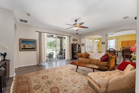 House in Eustis, Florida 5 bedrooms, 380.34 sq.m. № 1757971 - photo 12