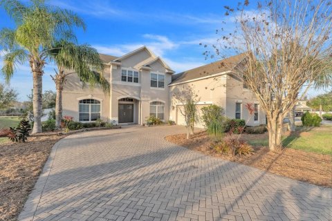 House in Eustis, Florida 5 bedrooms, 380.34 sq.m. № 1757971 - photo 4