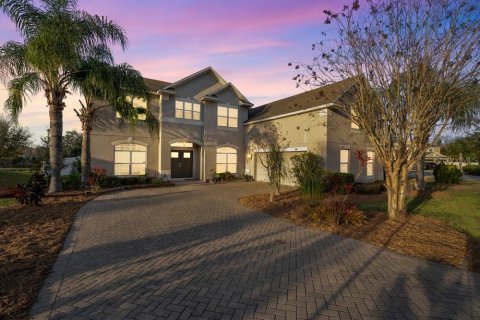 House in Eustis, Florida 5 bedrooms, 380.34 sq.m. № 1757971 - photo 5