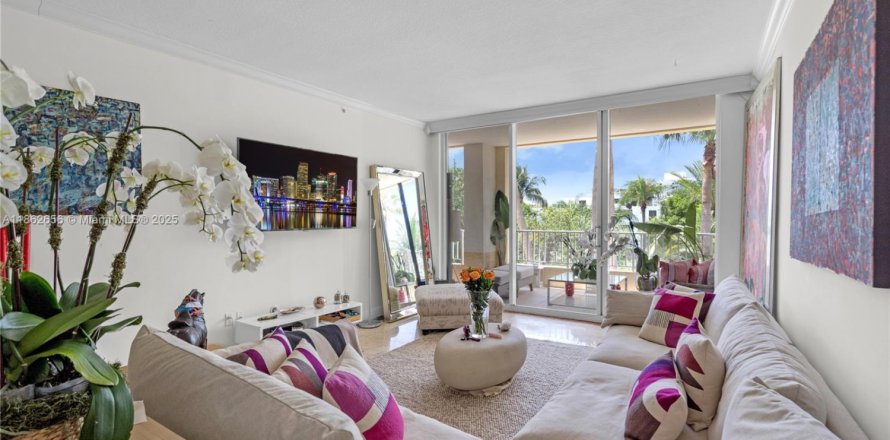 Condo in Key Biscayne, Florida, 3 bedrooms № 1891050