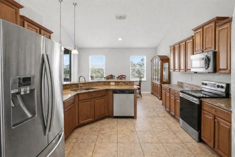 House in Clermont, Florida 6 bedrooms, 458.57 sq.m. № 2104937 - photo 8