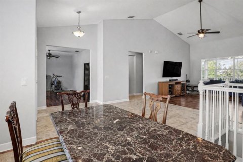 House in Clermont, Florida 6 bedrooms, 458.57 sq.m. № 2104937 - photo 9