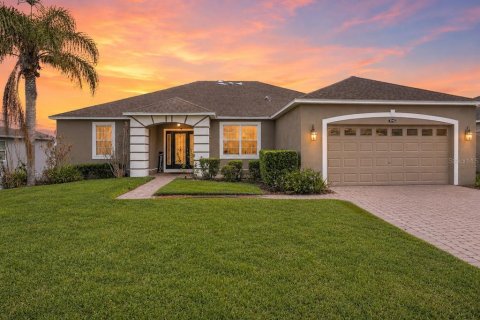 House in Clermont, Florida 6 bedrooms, 458.57 sq.m. № 2104937