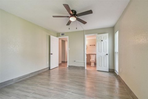 Condo in New Port Richey, Florida, 2 bedrooms  № 1855893 - photo 26