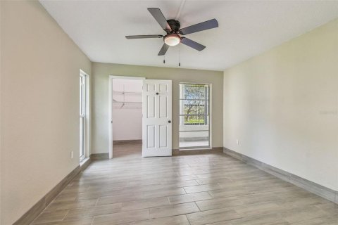 Condo in New Port Richey, Florida, 2 bedrooms  № 1855893 - photo 24