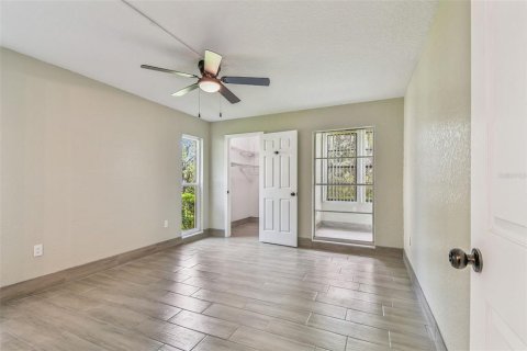 Condo in New Port Richey, Florida, 2 bedrooms  № 1855893 - photo 23
