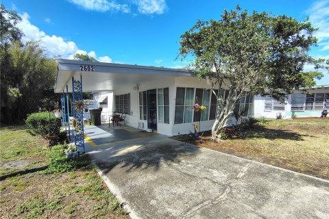 Apartment in Leesburg, Florida 2 bedrooms, 89.19 sq.m. № 2110442 - photo 2