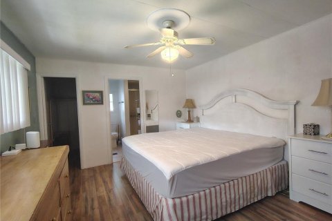 Apartment in Leesburg, Florida 2 bedrooms, 89.19 sq.m. № 2110442 - photo 14