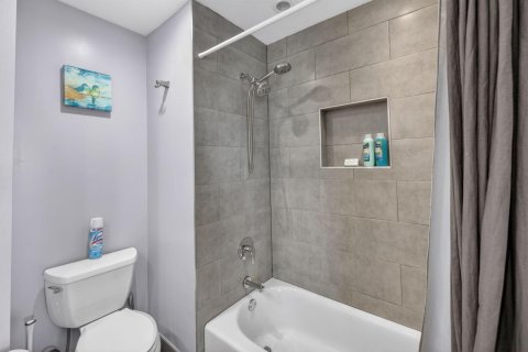 Townhouse in Pompano Beach, Florida 3 bedrooms, 165.37 sq.m. № 2392137 - photo 29