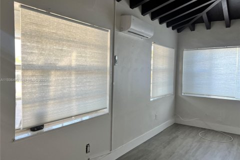 Commercial property in Miami, Florida 3 bedrooms, 163.97 sq.m. № 1994518 - photo 4