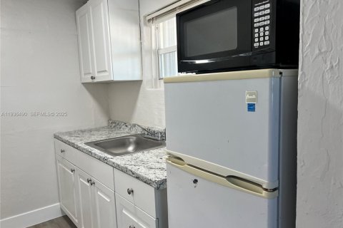 Commercial property in Miami, Florida 3 bedrooms, 163.97 sq.m. № 1994518 - photo 3