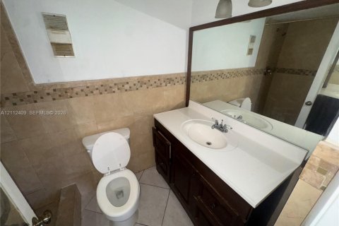 Copropriété à louer à Miramar, Floride: 2 chambres, 77.29 m2 № 2432557 - photo 7