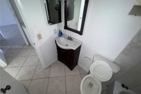 Copropriété à louer à Miramar, Floride: 2 chambres, 77.29 m2 № 2432557 - photo 10