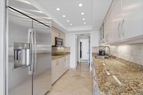 Condo in Palm Beach, Florida, 3 bedrooms  № 2250165 - photo 5