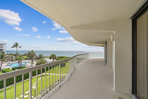 Condo in Palm Beach, Florida, 3 bedrooms  № 2250165 - photo 17