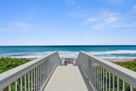 Condo in Palm Beach, Florida, 3 bedrooms  № 2250165 - photo 25