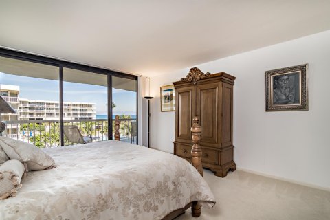 Condo in Palm Beach, Florida, 3 bedrooms  № 2250165 - photo 14