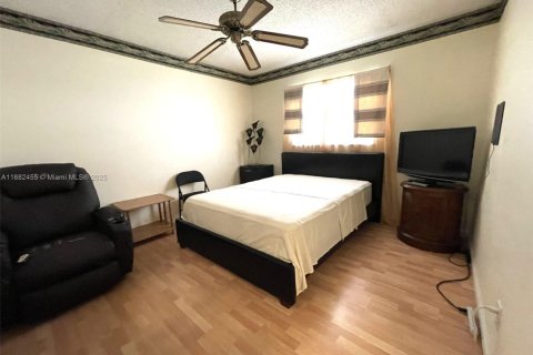 Condo in Lauderdale Lakes, Florida, 2 bedrooms  № 1928591 - photo 9