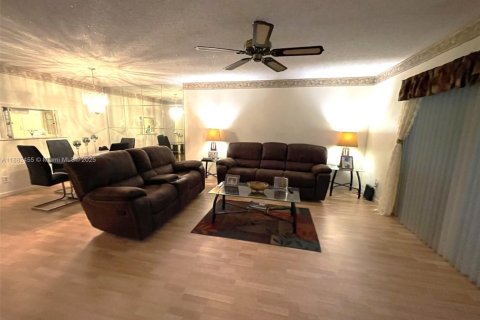 Condo in Lauderdale Lakes, Florida, 2 bedrooms  № 1928591 - photo 6