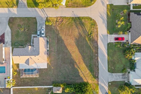 Land in Cape Coral, Florida № 1875039 - photo 9