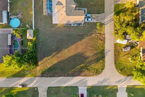 Land in Cape Coral, Florida № 1875039 - photo 2