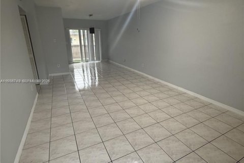 Copropriété à vendre à Miami, Floride: 2 chambres, 77.29 m2 № 2152639 - photo 2